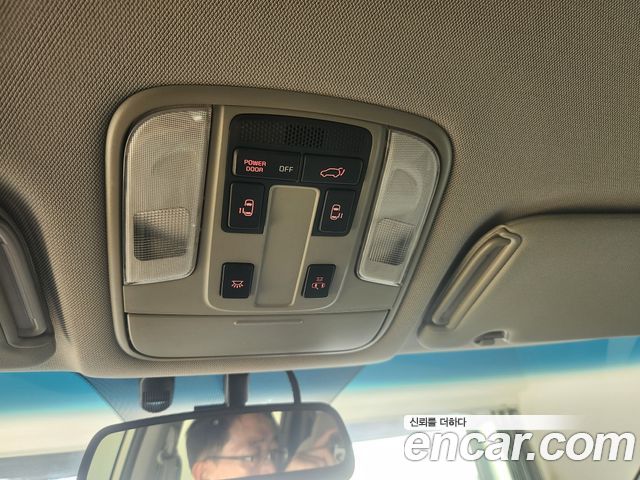 Kia Carnival 9-seater Noblesse 2016 — фото 17