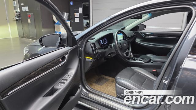 Hyundai Grandeur (IG) 2.2 Diesel Premium 2018 — фото 10