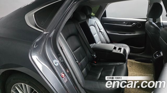 Hyundai Grandeur (IG) 2.2 Diesel Premium 2018 — фото 11