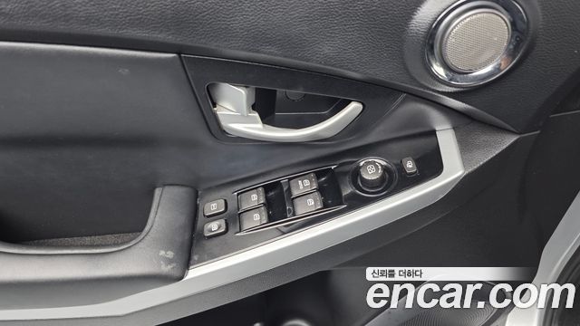 KG Mobility (SsangYong) Korando C 2.2 RX 2WD DLX 2016 — фото 34