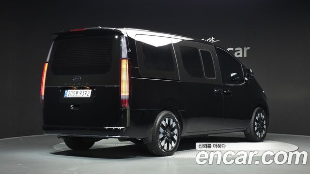 Hyundai Staria HEV 1.6 Lounge 9-Seater Inspiration 2025 — фото 2