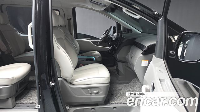 Hyundai Staria HEV 1.6 Lounge 9-Seater Inspiration 2025 — фото 11