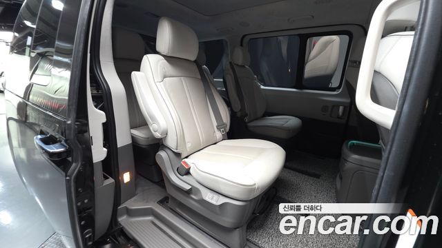 Hyundai Staria HEV 1.6 Lounge 9-Seater Inspiration 2025 — фото 12