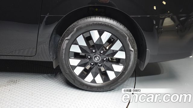 Hyundai Staria HEV 1.6 Lounge 9-Seater Inspiration 2025 — фото 21