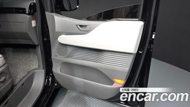 Hyundai Staria HEV 1.6 Lounge 9-Seater Inspiration 2025 — фото 25