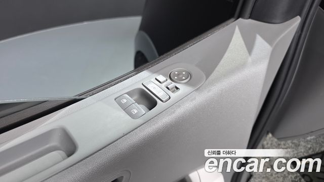 Hyundai Staria HEV 1.6 Lounge 9-Seater Inspiration 2025 — фото 34