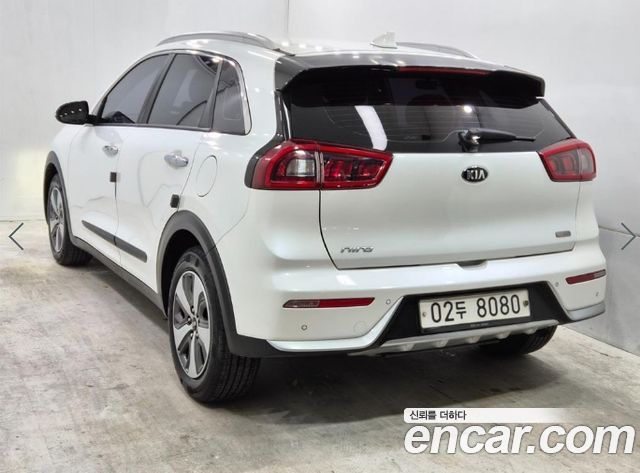 Kia Niro Prestige 2018 — фото 4