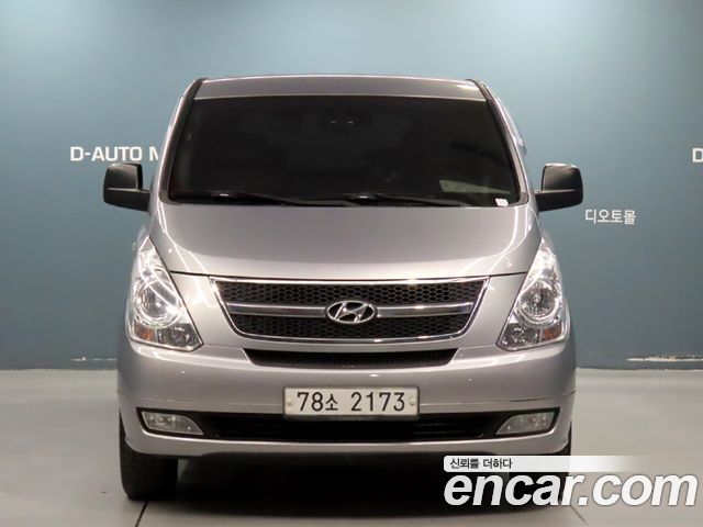 Hyundai Grand Starex 12-Seater Wagon CVX Premium 2013 — фото 2