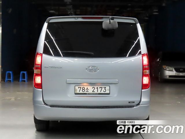 Hyundai Grand Starex 12-Seater Wagon CVX Premium 2013 — фото 3