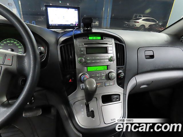 Hyundai Grand Starex 12-Seater Wagon CVX Premium 2013 — фото 15