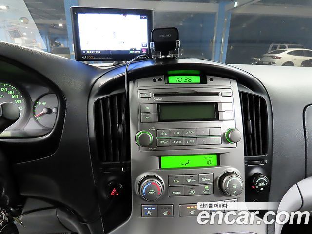 Hyundai Grand Starex 12-Seater Wagon CVX Premium 2013 — фото 16