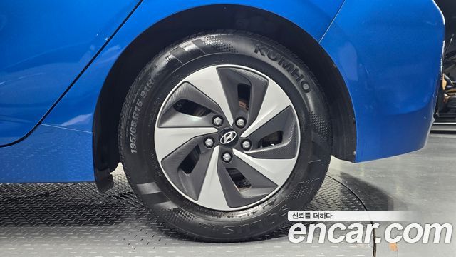 Hyundai Ioniq Hybrid N 2016 — фото 21