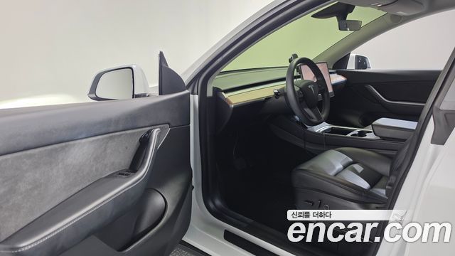 Tesla Model Y Long Range AWD 2022 — фото 10