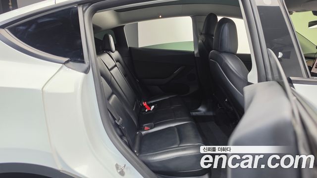 Tesla Model Y Long Range AWD 2022 — фото 15
