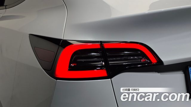 Tesla Model Y Long Range AWD 2022 — фото 29