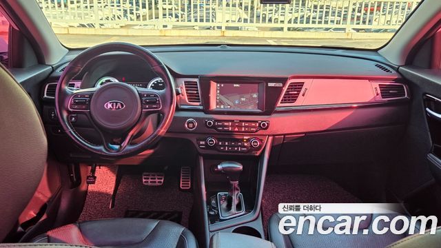 Kia Niro Noblesse 2018 — фото 16