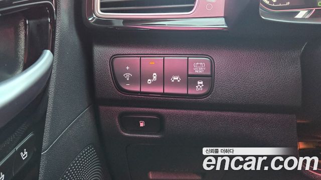 Kia Niro Noblesse 2018 — фото 17