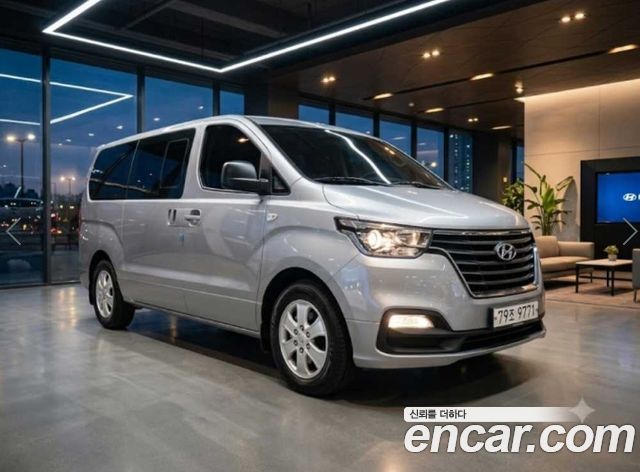 Hyundai Grand Starex Wagon 11-Seater Modern