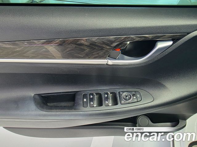 Hyundai Grandeur (IG) 2.4 Premium 2019 — фото 17