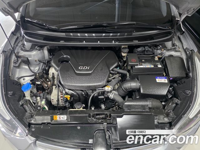 Hyundai Avante 1.6 GDi Modern Standard 2015 — фото 6