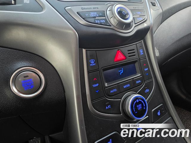Hyundai Avante 1.6 GDi Modern Standard 2015 — фото 16