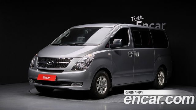 Hyundai Grand Starex 12-Seater Wagon CVX Luxury