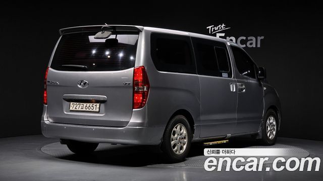 Hyundai Grand Starex 12-Seater Wagon CVX Luxury 2015 — фото 2