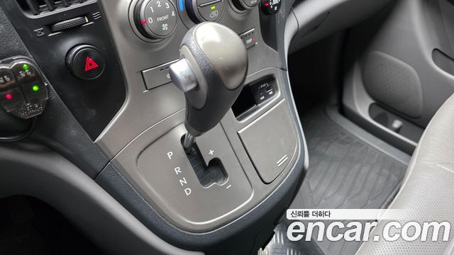 Hyundai Grand Starex 12-Seater Wagon CVX Luxury 2015 — фото 9