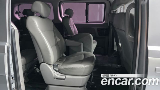 Hyundai Grand Starex 12-Seater Wagon CVX Luxury 2015 — фото 11