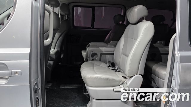 Hyundai Grand Starex 12-Seater Wagon CVX Luxury 2015 — фото 12