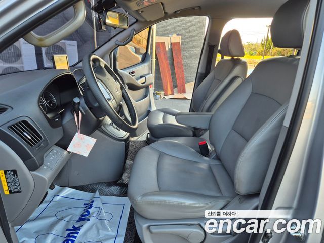 Hyundai Grand Starex Van 5-Seater Modern 2018 — фото 18