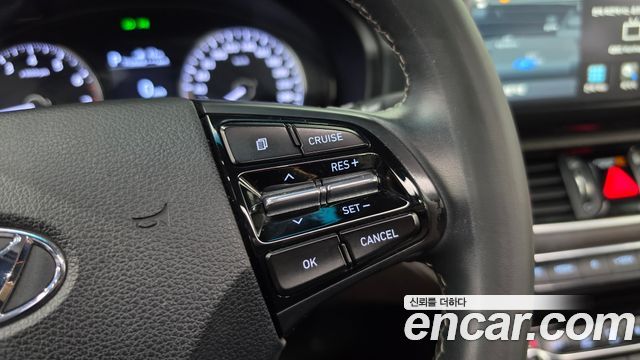Hyundai Grandeur (IG) 2.4 Premium Special 2018 — фото 18