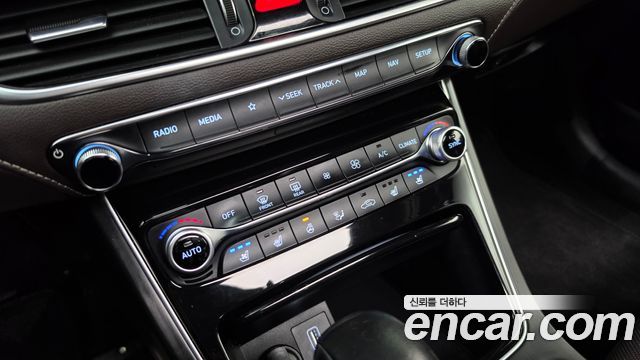 Hyundai Grandeur (IG) 2.4 Premium Special 2018 — фото 23
