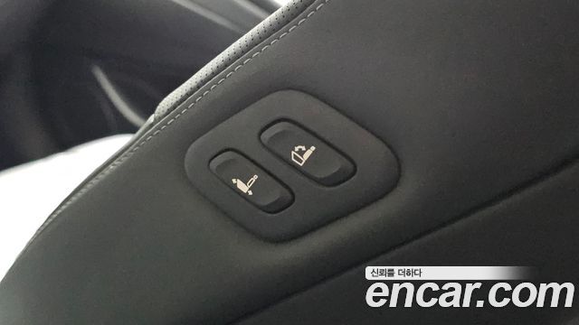 Genesis G80 (RG3) Gasoline 2.5 Turbo AWD 2021 — фото 35