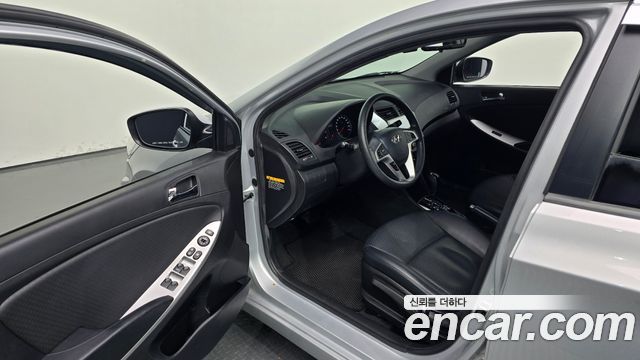 Hyundai Accent (New) 1.4 VVT Premier 2011 — фото 15
