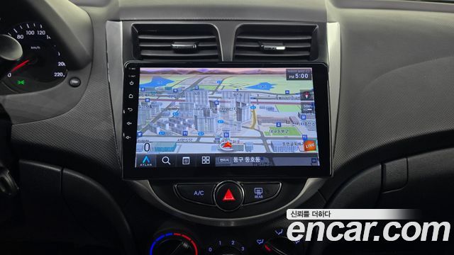 Hyundai Accent (New) 1.4 VVT Premier 2011 — фото 19