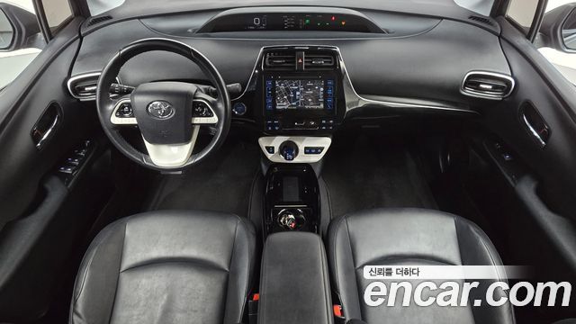 Toyota Prius Prime 1.8 2017 — фото 7