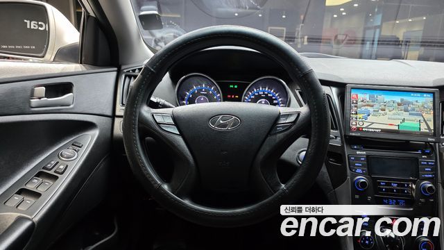 Hyundai Sonata The Brilliant LPI Smart 2014 — фото 14