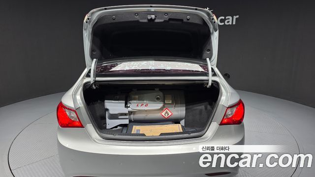 Hyundai Sonata The Brilliant LPI Smart 2014 — фото 15