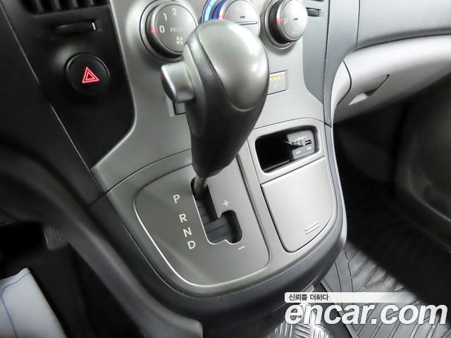 Hyundai Grand Starex 3-Seater VAN CVX Luxury 2015 — фото 9
