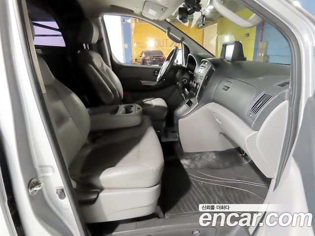 Hyundai Grand Starex 3-Seater VAN CVX Luxury 2015 — фото 16