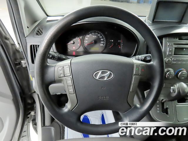 Hyundai Grand Starex 3-Seater VAN CVX Luxury 2015 — фото 17