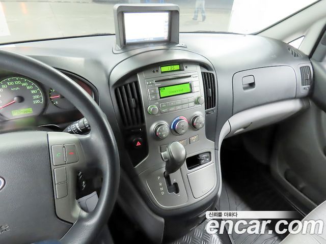 Hyundai Grand Starex 3-Seater VAN CVX Luxury 2015 — фото 18