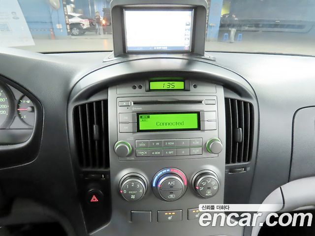 Hyundai Grand Starex 3-Seater VAN CVX Luxury 2015 — фото 23