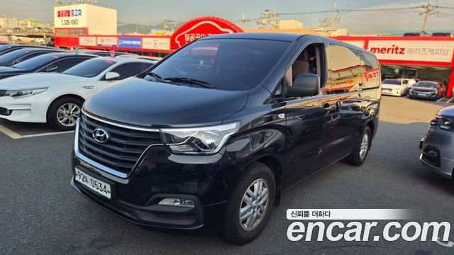 Hyundai Grand Starex Van 5-Seater Modern