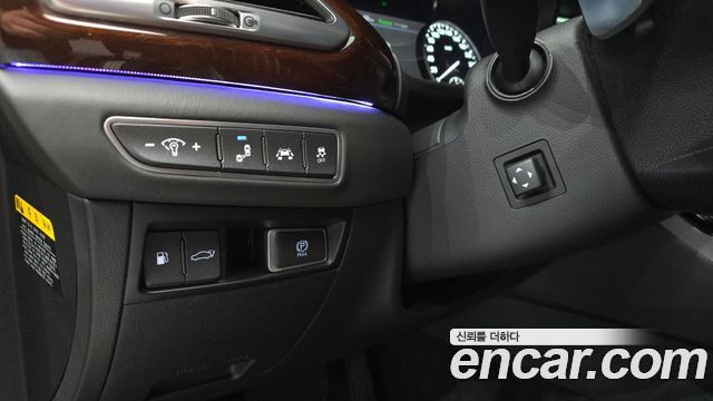 Genesis EQ900 5.0 GDI AWD Prestige 2016 — фото 30