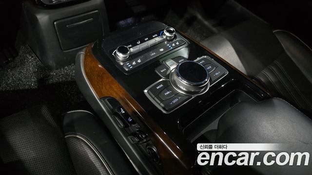 Genesis EQ900 5.0 GDI AWD Prestige 2016 — фото 32