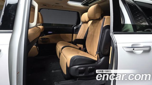 Kia Carnival (IV) Diesel 7-Seater Signature 2023 — фото 12
