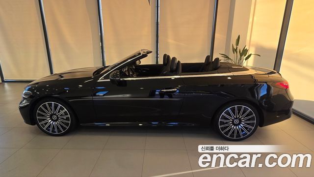 Mercedes-Benz CLE-Class (C236) CLE450 4MATIC Cabriolet 2025 — фото 17