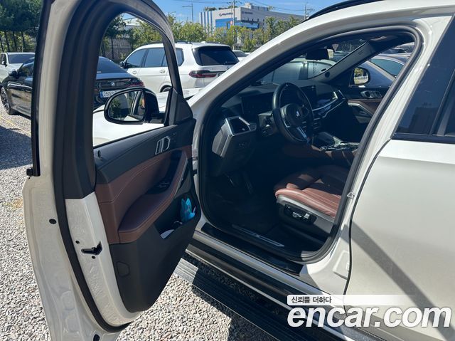 BMW X6 (G06) xDrive40i M Sport 2024 — фото 16